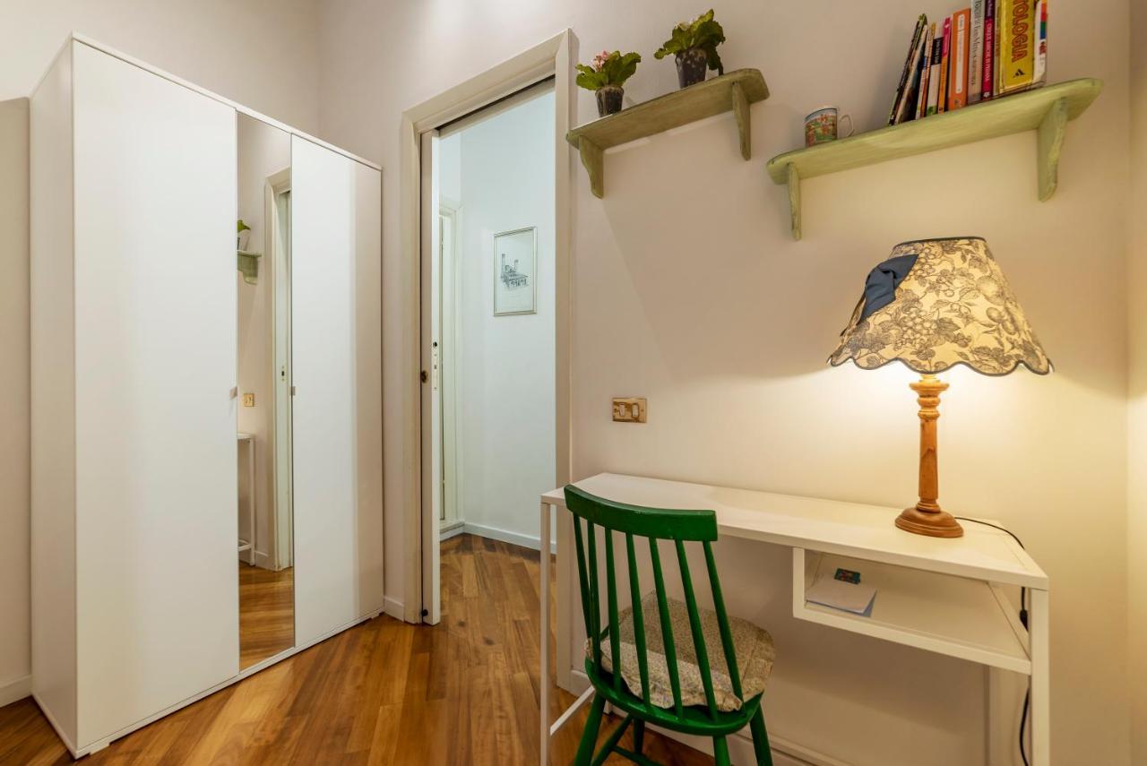 Rione Monti & Cavour Apartment Рим Екстер'єр фото